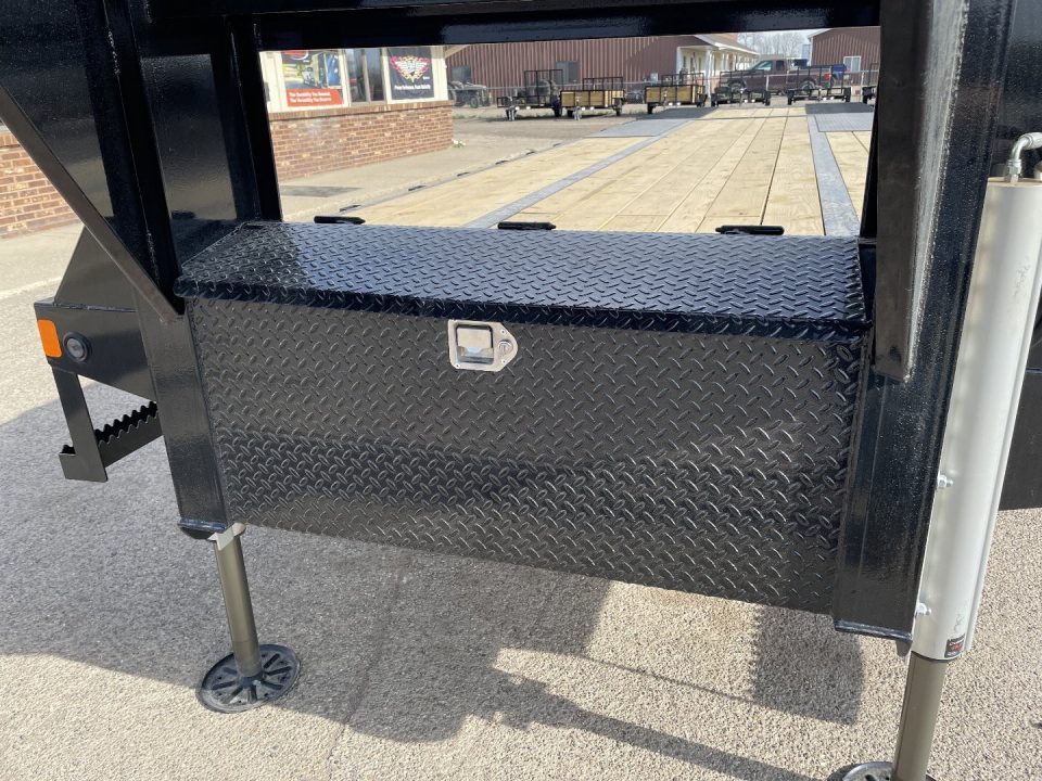 New 2027 Load Trail 102x34 26K Gooseneck Bodies