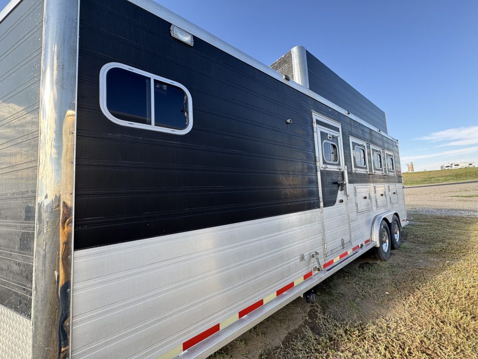 Consignment 2008 Sprinter 4H BP Weekender Horse Trailer