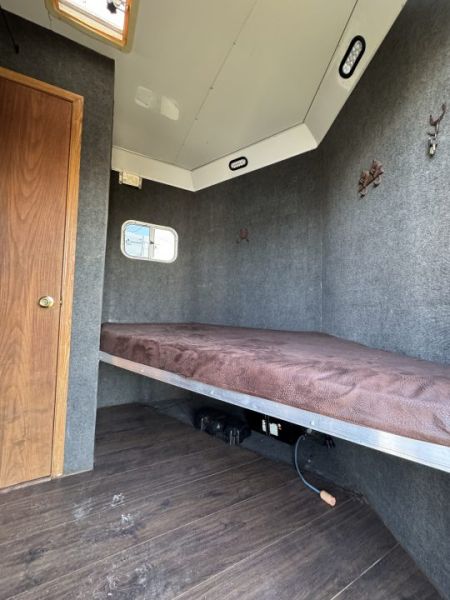 Consignment 2008 Sprinter 4H BP Weekender Horse Trailer
