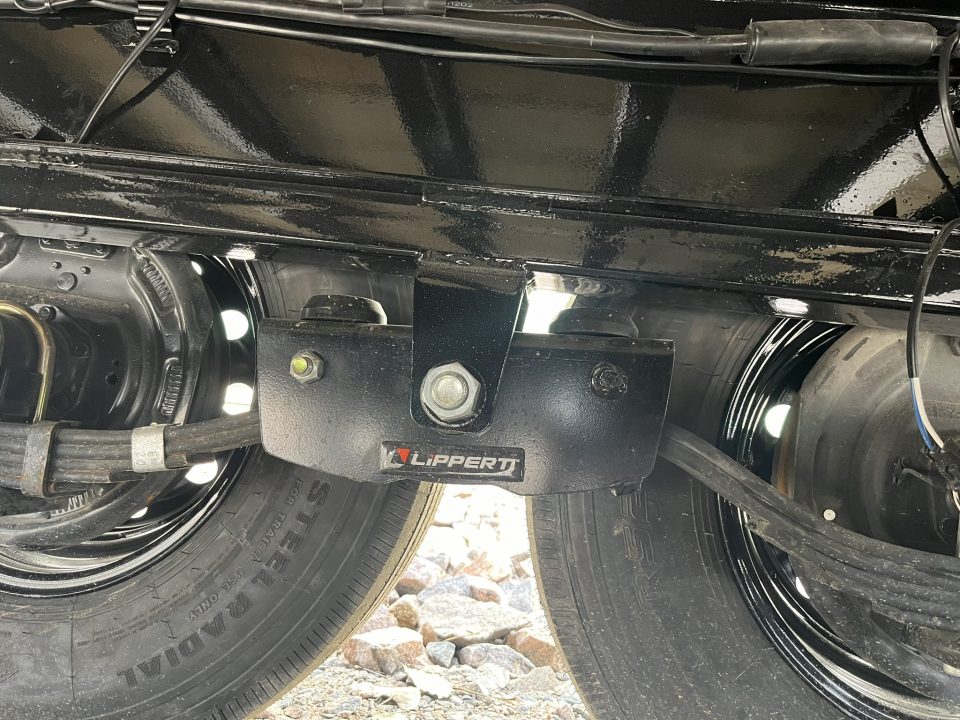New 2027 24' 14k Diamond C DEC207 Deckover Trailer