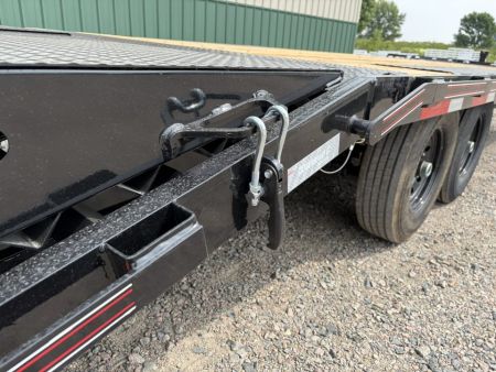 New 2027 24' 14k Diamond C DEC207 Deckover Trailer