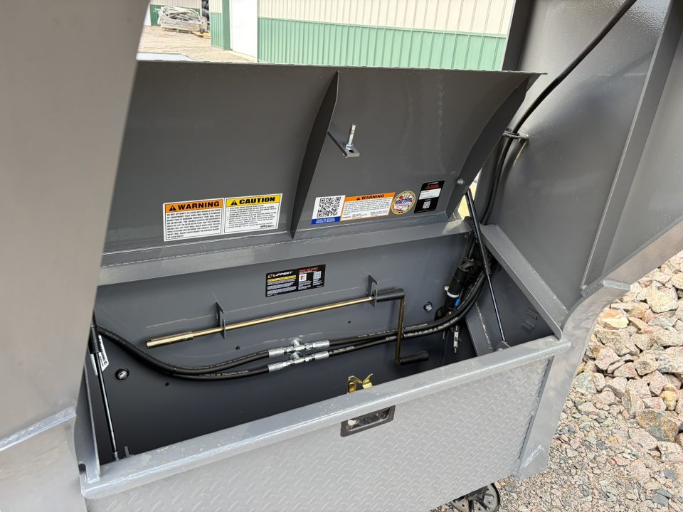 New 2027 35' Diamond C Gooseneck Flatbed Trailer - Hydraulic Jacks - ABS
