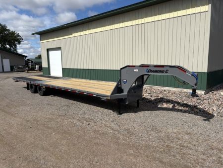 New 2027 35' Diamond C Gooseneck Flatbed Trailer - Hydraulic Jacks - ABS