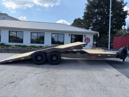 New 2027 Diamond C 8.5x24 Equipment, 18' Tilt, Drive-Over Fenders HXD210