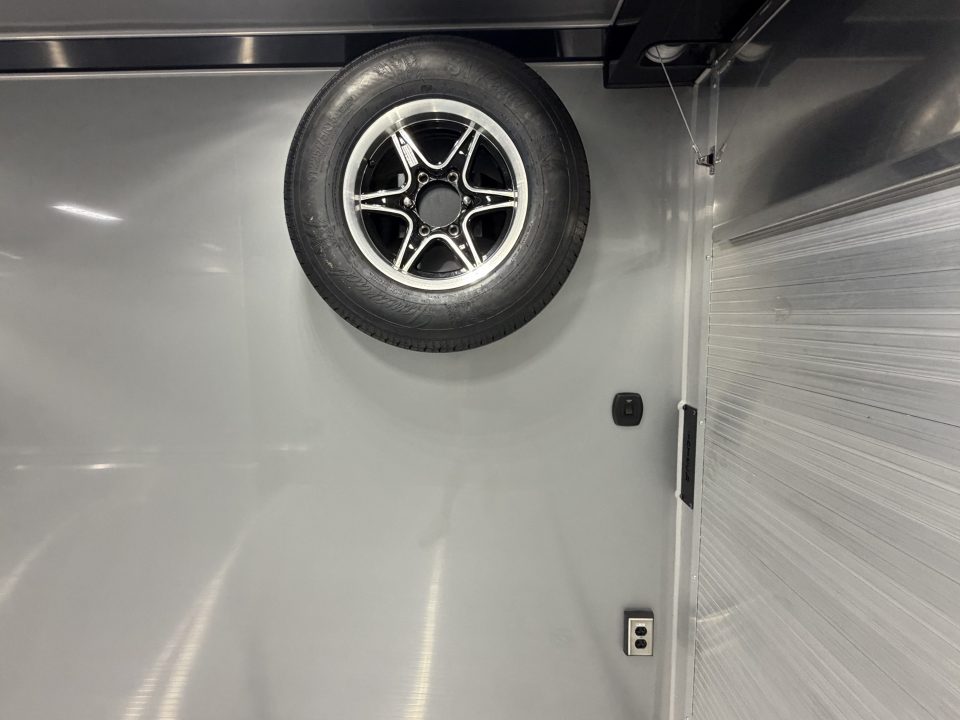 New 2027 8.5X28 inTech RACE TRAILER