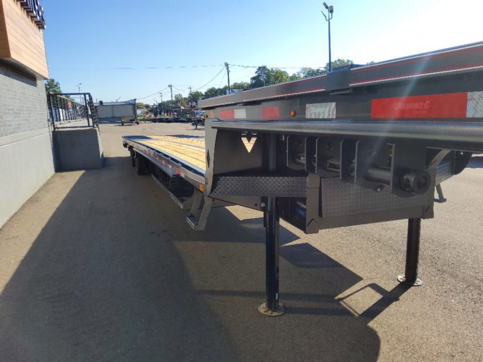 New 2027 Diamond C Trailers SDX216HDT 2.0 Step Deck