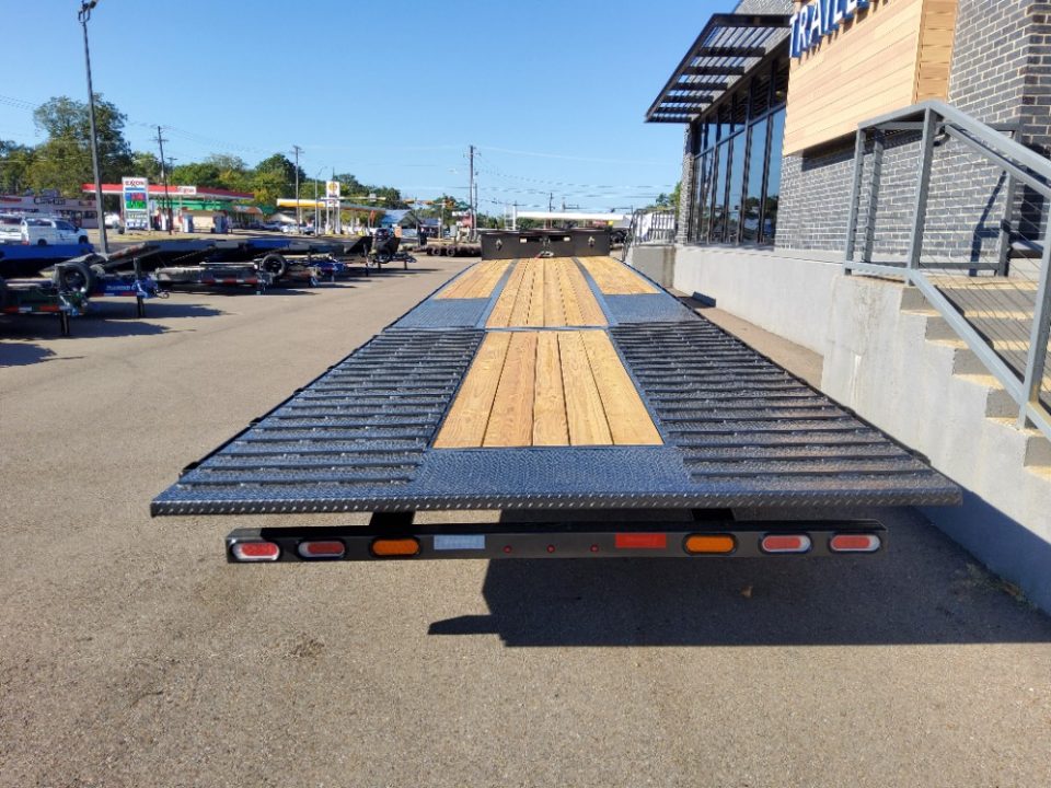 New 2027 Diamond C Trailers SDX216HDT 2.0 Step Deck