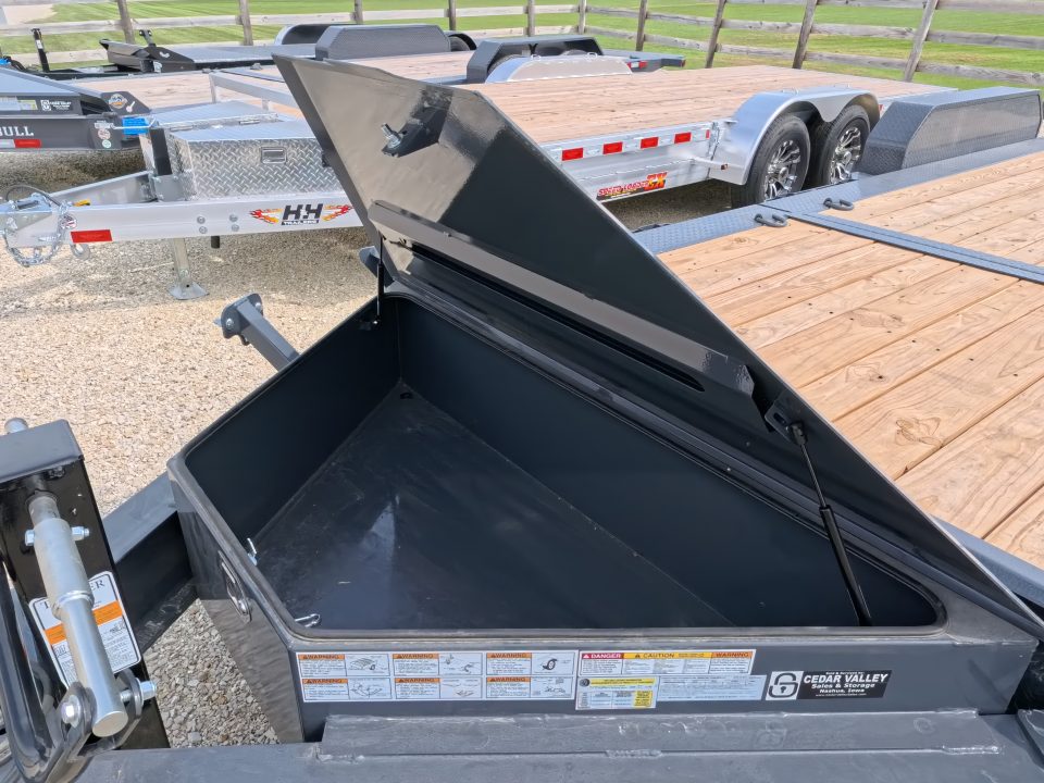 New 2027 Iron Bull 81 x 22 (16+6) TWB Tilt Trailer
