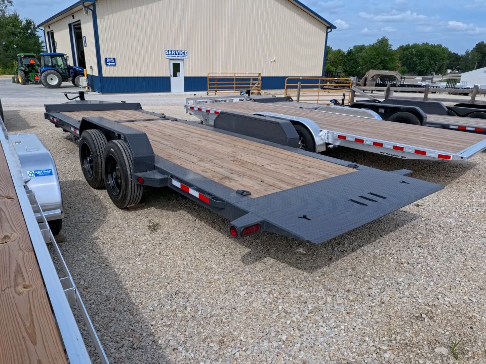 New 2027 Iron Bull 81 x 22 (16+6) TWB Tilt Trailer