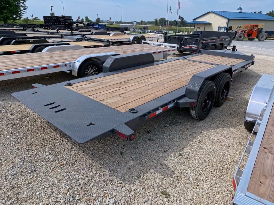 New 2027 Iron Bull 81 x 22 (16+6) TWB Tilt Trailer