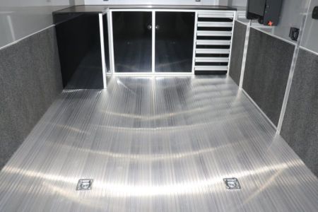 New 2027 8.5X32 iNTECH RACE TRAILER