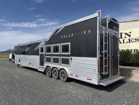 Used 2023 Lakota 4H LQ - BH8423T2S