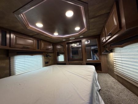 Used 2023 Lakota 4H LQ - BH8423T2S