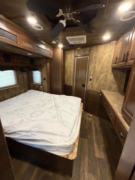 Used 2023 Lakota 4H LQ - BH8423T2S