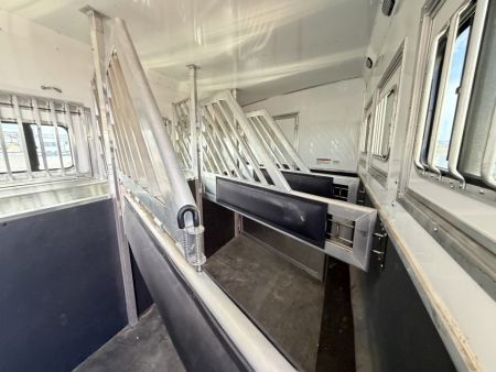 Used 2023 Lakota 4H LQ - BH8423T2S