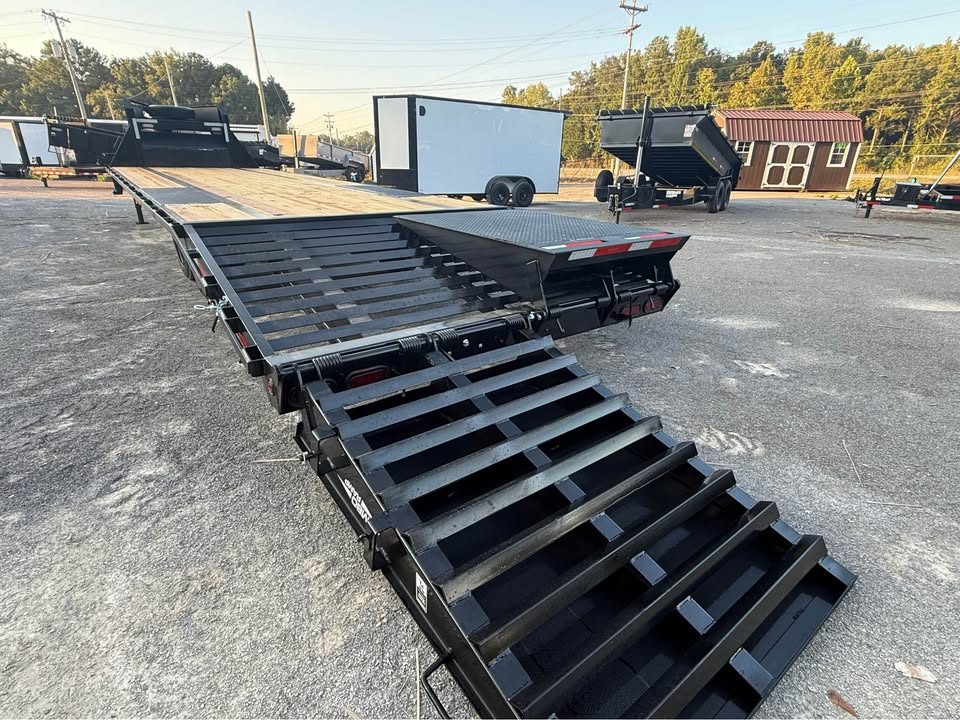 New 2027 Top Hat 102x30 Gooseneck