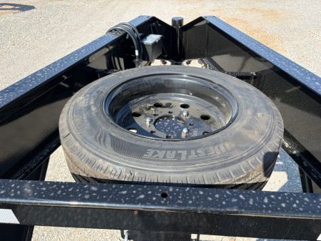 New 2027 MAXXD 102"X25' 17.5K Gooseneck Flatbed Trailer