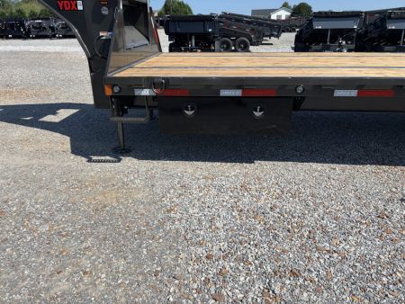 New 2027 MAXXD 102"X32' 30K Hydraulic Dovetail Gooseneck Trailer