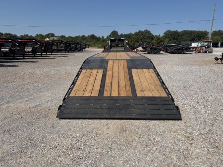 New 2027 MAXXD 102"X32' 30K Hydraulic Dovetail Gooseneck Trailer