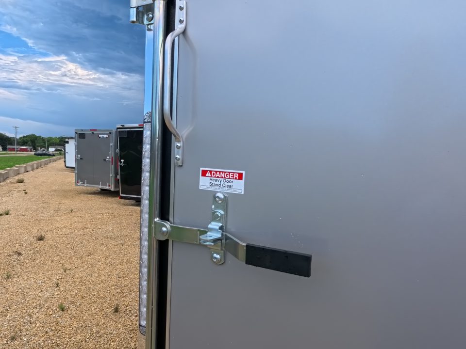 2027 Formula Trailers photo 6