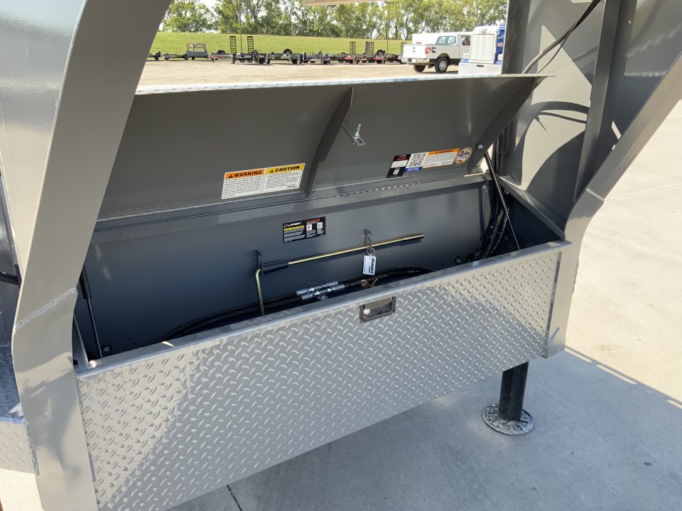 New 2027 Diamond C 102 X 24 DET210 Gooseneck Deckover Tilt Trailer