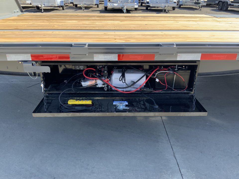 New 2027 Diamond C 102 X 24 DET210 Gooseneck Deckover Tilt Trailer