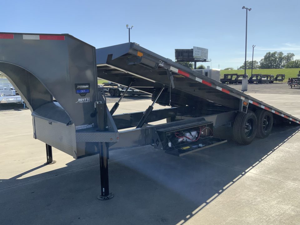 New 2027 Diamond C 102 X 24 DET210 Gooseneck Deckover Tilt Trailer