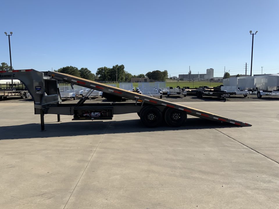 New 2027 Diamond C 102 X 24 DET210 Gooseneck Deckover Tilt Trailer