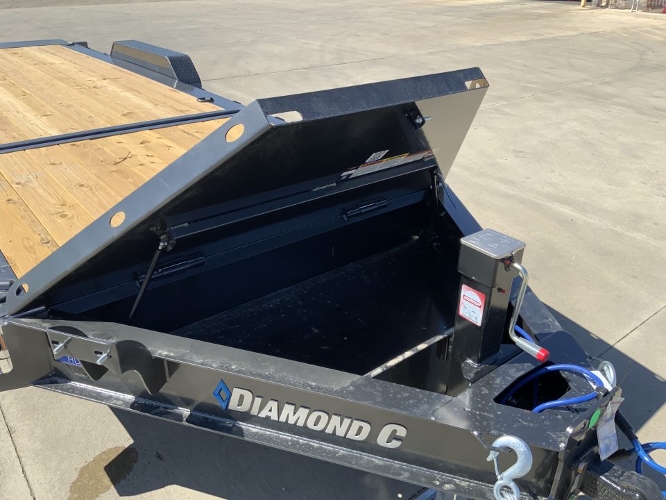 New 2027 Diamond C 82 X 22 HDT210 Equipment Tilt Trailer