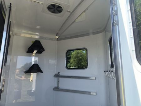 New 2027 Homesteader 2 Horse Straight Load Warmblood Trailer Two-Tone
