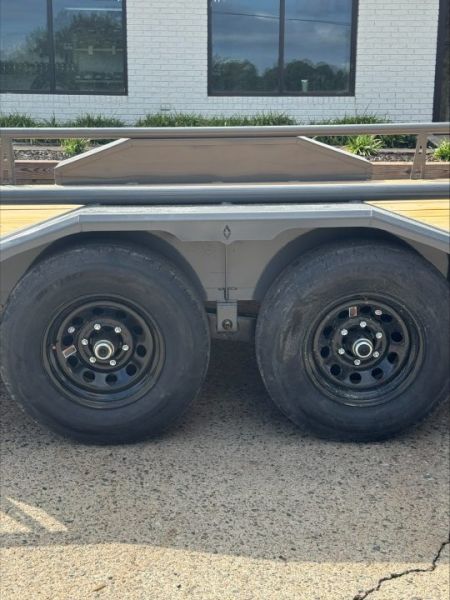 New 2027 Diamond C 83x20' Utility, 2 6K Axles, Bi-fold Ramp Gate TUT206