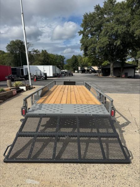 New 2027 Diamond C 83x20' Utility, 2 6K Axles, Bi-fold Ramp Gate TUT206