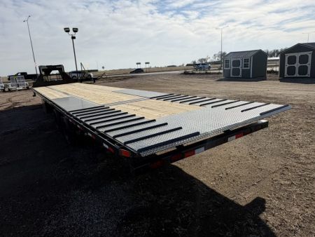 New 2026 Delco Trailers 40' Gooseck 34,500LB Deckover Trailer