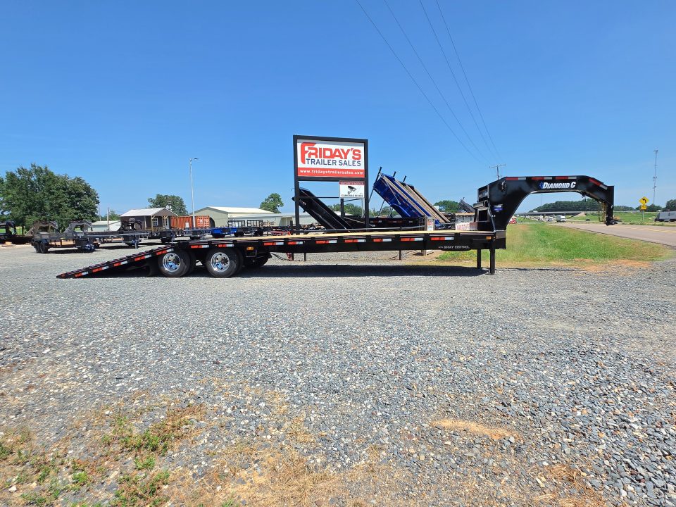 New 2027 Diamond C Trailers FMAX212 35'x102" Hydraulic Dovetail Pacesetter Edition Equipment Trailer