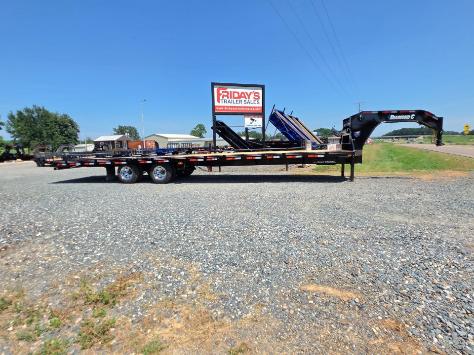 New 2027 Diamond C Trailers FMAX212 35'x102" Hydraulic Dovetail Pacesetter Edition Equipment Trailer
