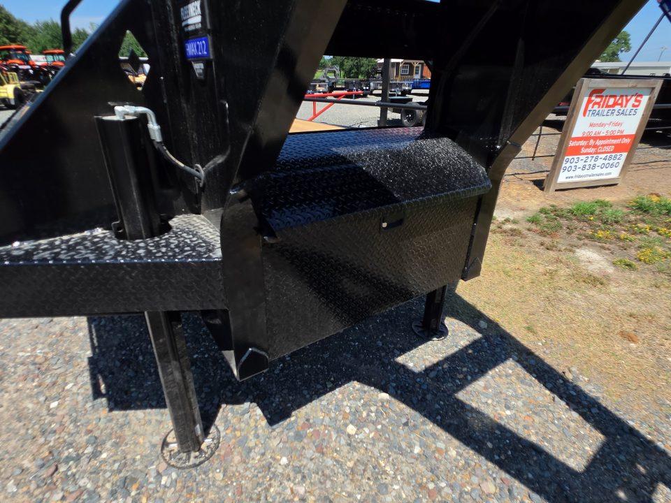 New 2027 Diamond C Trailers FMAX212 35'x102" Hydraulic Dovetail Pacesetter Edition Equipment Trailer