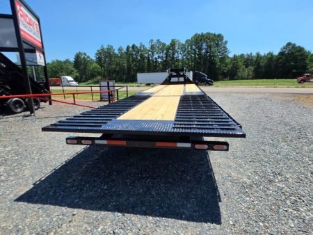 New 2027 Diamond C Trailers FMAX212 35'x102" Hydraulic Dovetail Pacesetter Edition Equipment Trailer