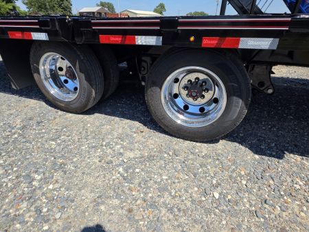 New 2027 Diamond C Trailers FMAX212 35'x102" Hydraulic Dovetail Pacesetter Edition Equipment Trailer