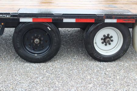 Used 2025 Moritz 8' 6" x 22' + 4' Deckover Flatbed w/ Beavertail - Aluminum Ramps - 16,000# GVW