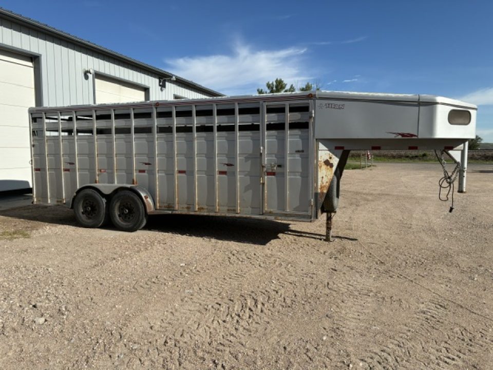 2008 Titan photo 3