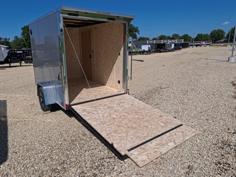 2027 Formula Trailers photo 8