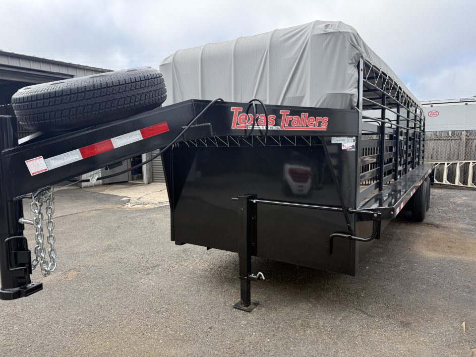 Used USED ST2414G TEXAS TRAILERS 24' GOOSENECK STOCK TRAILER