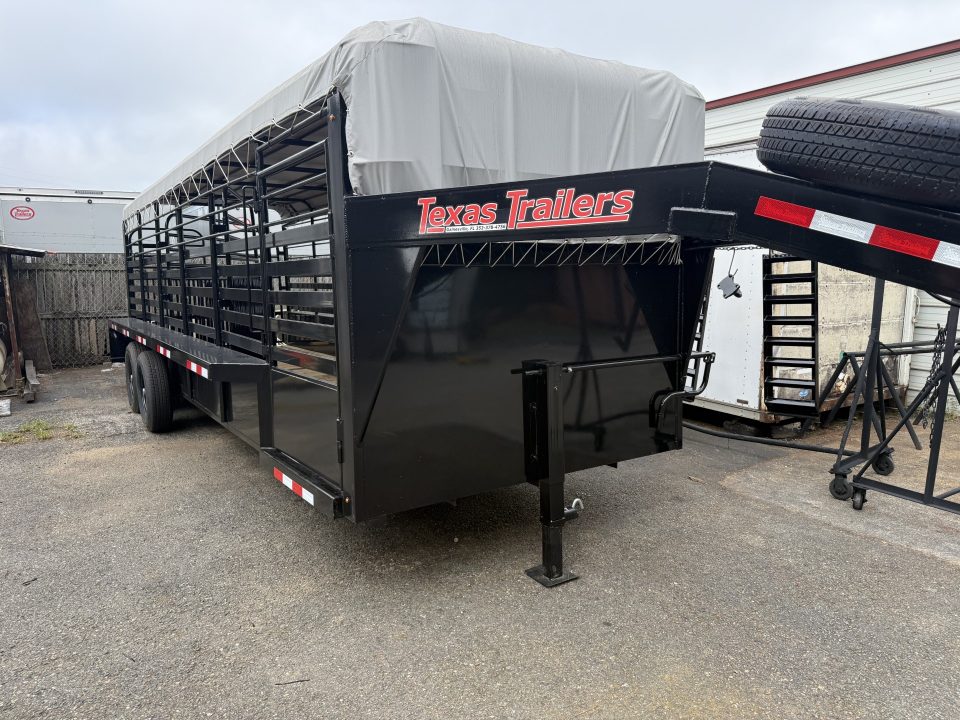 Used USED ST2414G TEXAS TRAILERS 24' GOOSENECK STOCK TRAILER