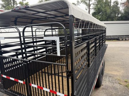 Used USED ST2414G TEXAS TRAILERS 24' GOOSENECK STOCK TRAILER