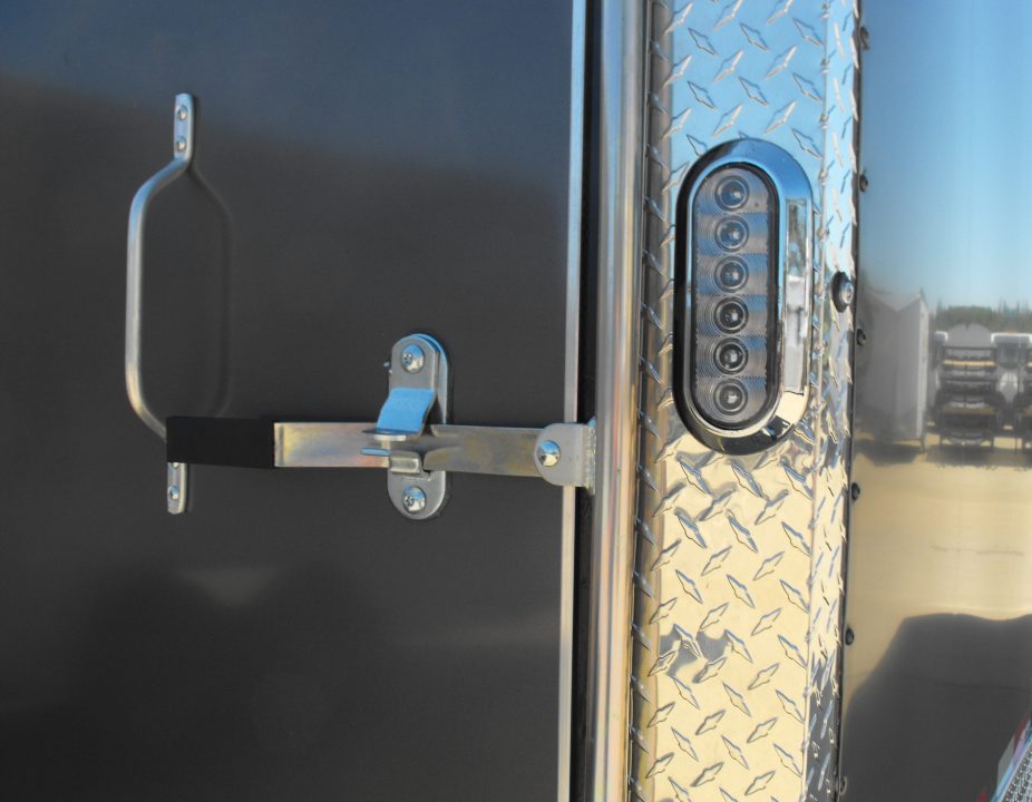 New Enclosed Trailer 8.5 X 24 Ramp 14K Interior7' Side Access