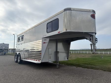 Used 2017 Sundowner Trailers 3H GN Horse Trailer