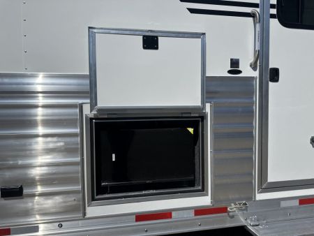 New 2027 Lakota 4H 19' LQ Infinity *Side Load* Horse Trailer