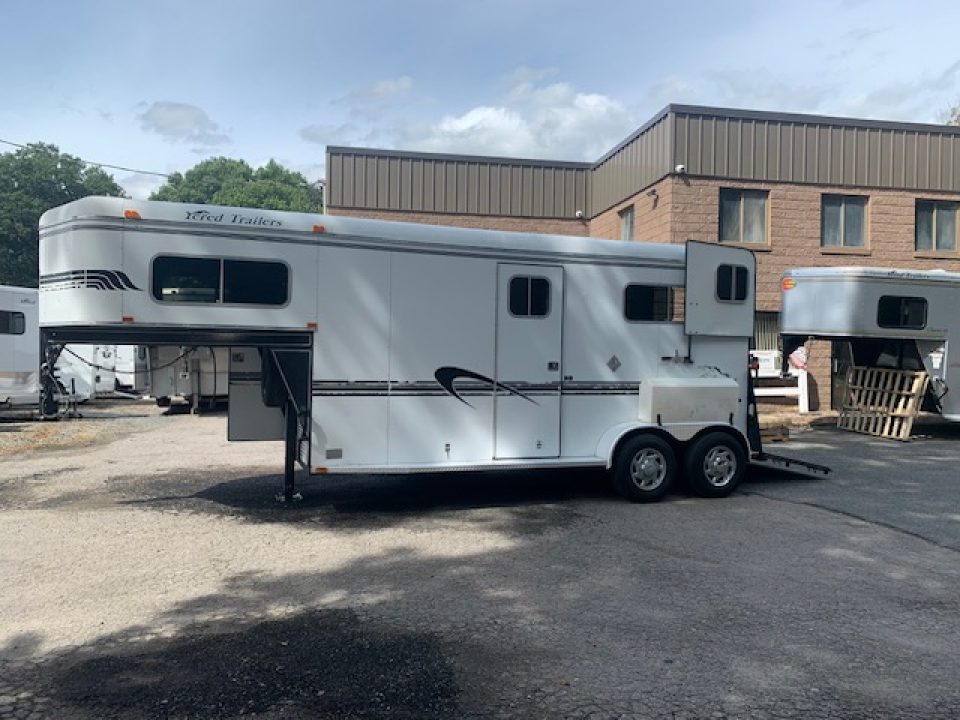 Used 2006 Trailers USA 2h GN Horse Trailer
