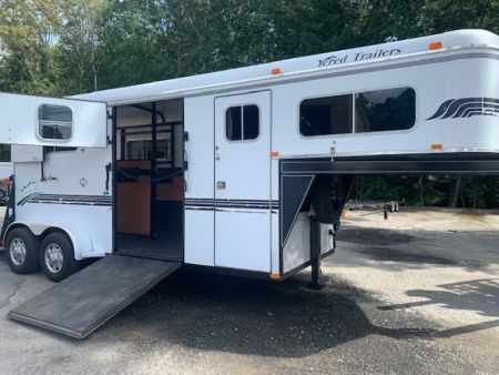 Used 2006 Trailers USA 2h GN Horse Trailer