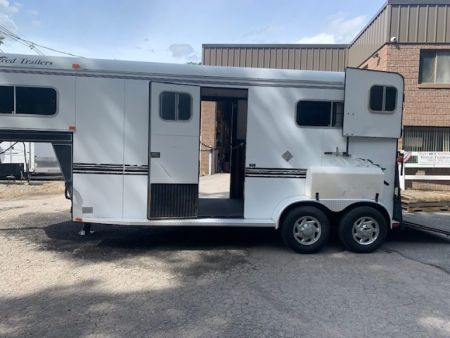 Used 2006 Trailers USA 2h GN Horse Trailer
